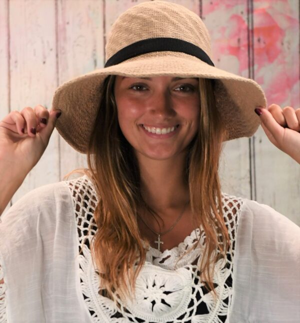 19s 0193 cotton blend large brim with chin strap