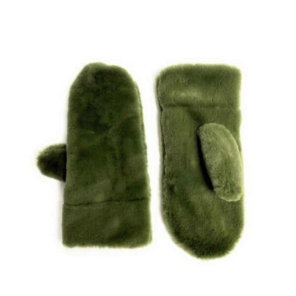 18 801 faux fur mittens